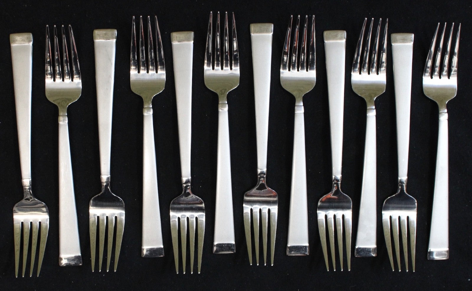 100 piece MIKASA TAYLOR FROST VINTAGE STAINLESS STEEL FROSTED HADLES FLATWARE3