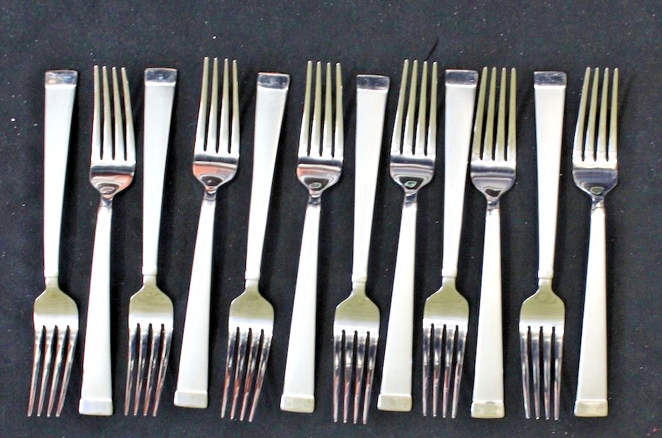 100 piece MIKASA TAYLOR FROST VINTAGE STAINLESS STEEL FROSTED HADLES FLATWARE4